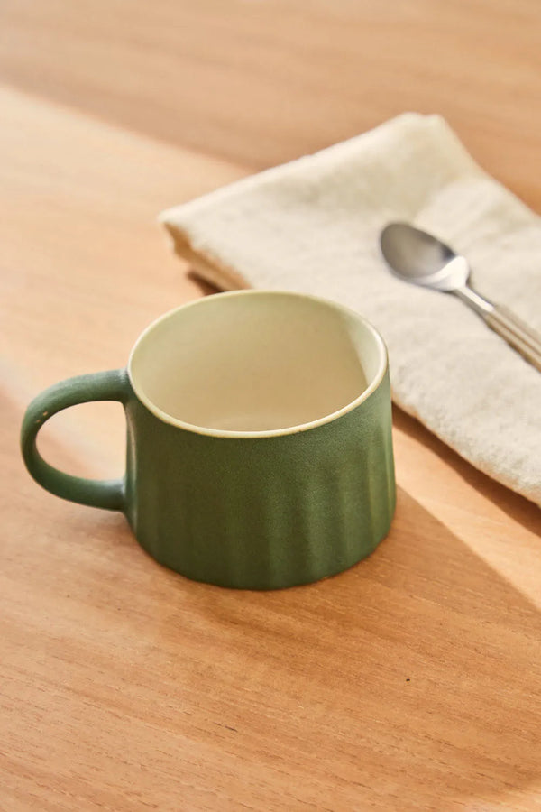 Tasse en céramique vert matcha