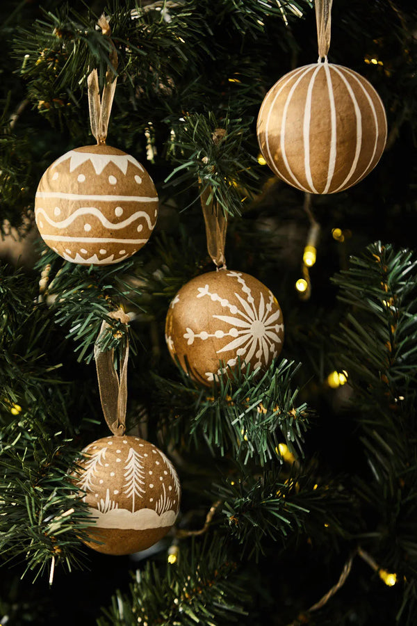 Assortiment de 4 boules de Noël en papier peintes à la main Mery