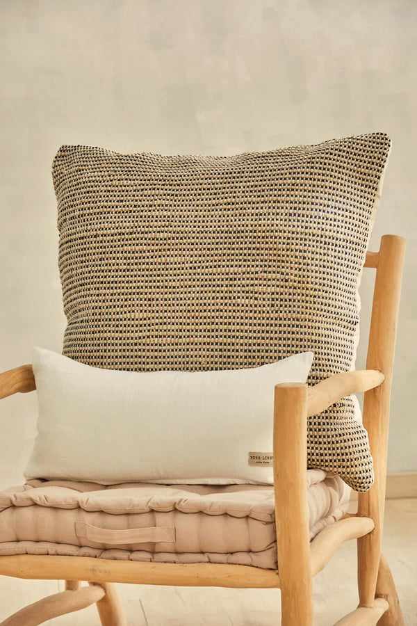 Housse de coussin de 80 cm de large. jute coton noir West