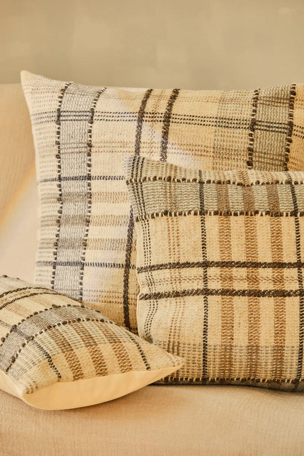 Housse de coussin en laine marron à carreaux Montana