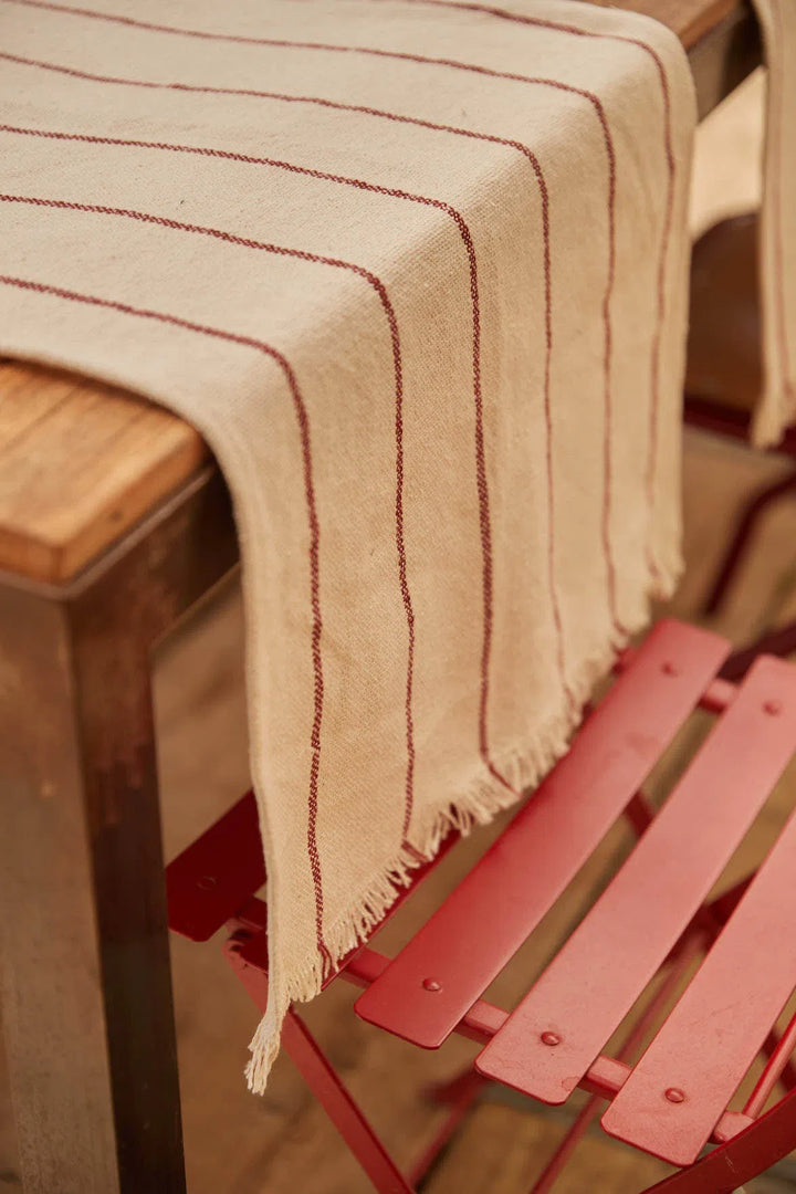 Camino de mesa de algodón a rayas rojo Ploma-Calma House