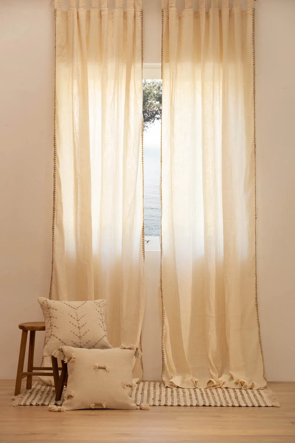 Cortina efecto lino crudo con remate en yute Asana-Calma House