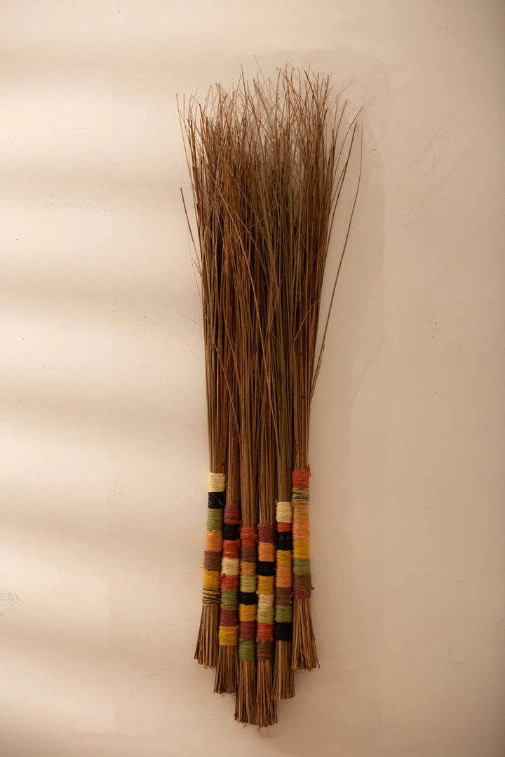 Decoración de pared de fibras naturales Brooms-Calma House