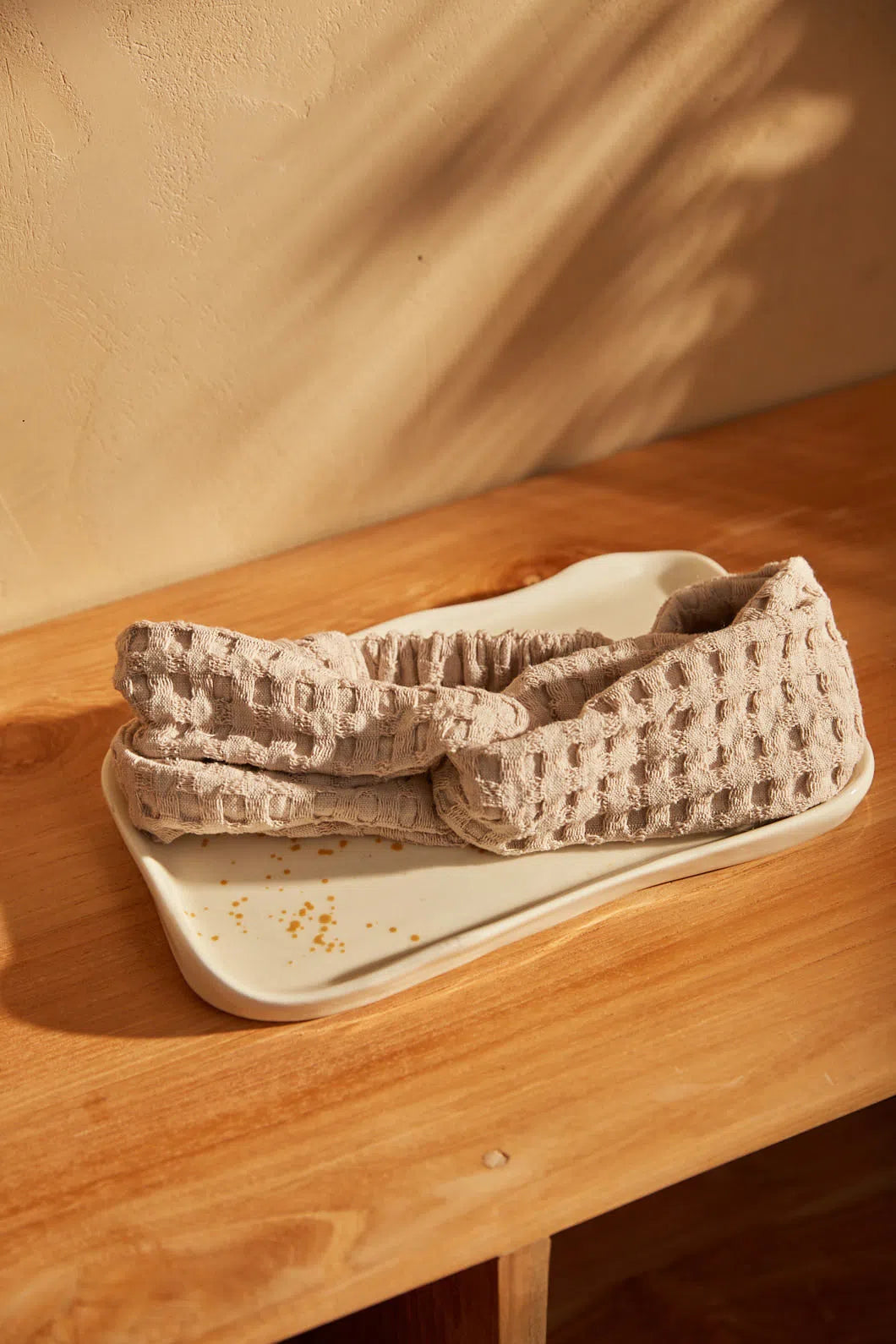 Diadema de algodón color piedra Ola-Calma House