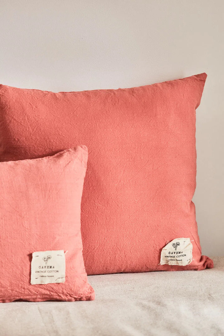 Funda de cojín de algodón vintage rosa Gavema-Calma House