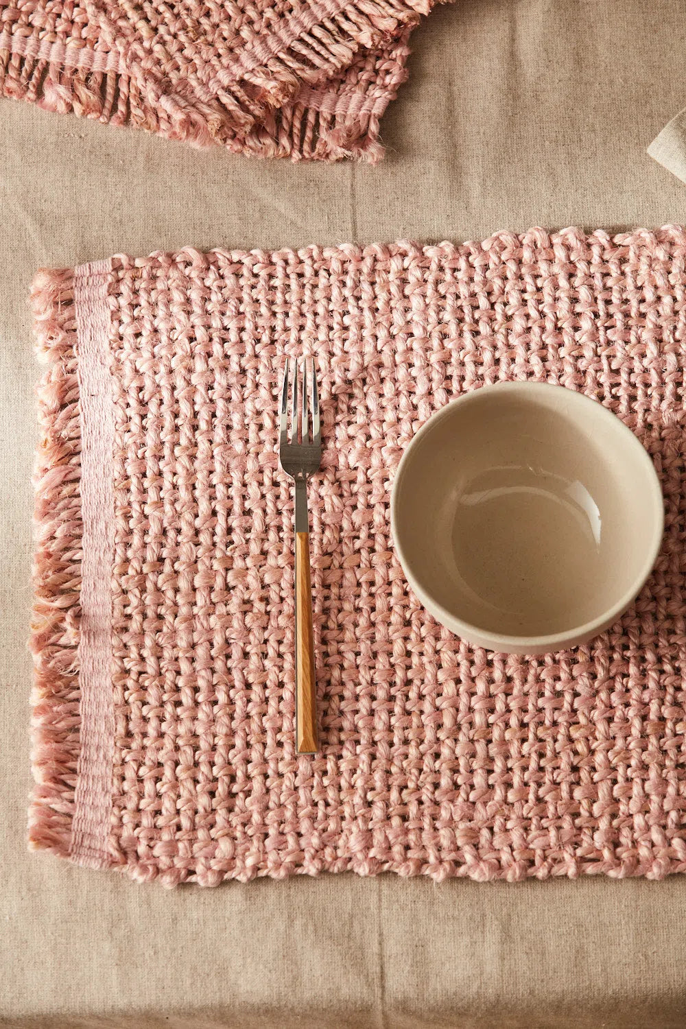Mantel individual de yute trenzado rosa Arena-Calma House
