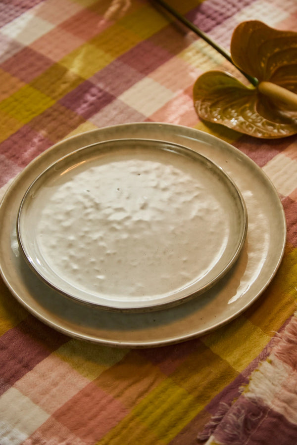 Plato llano grande de cerámica blanco Bisbal