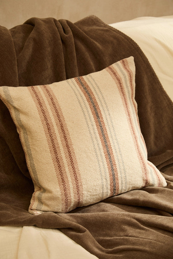 Housse de coussin carrée à rayures multicolores Peru
