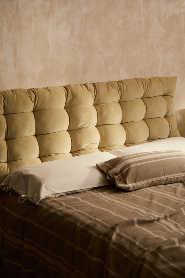 Cabecero acolchado de terciopelo crudo Velour