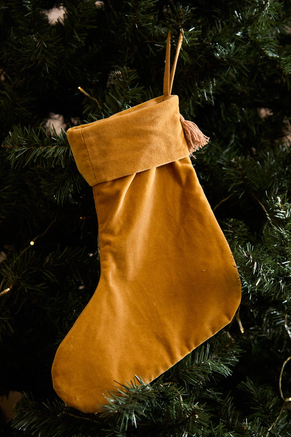 Adorno navideño de terciopelo calcetín mostaza Velour