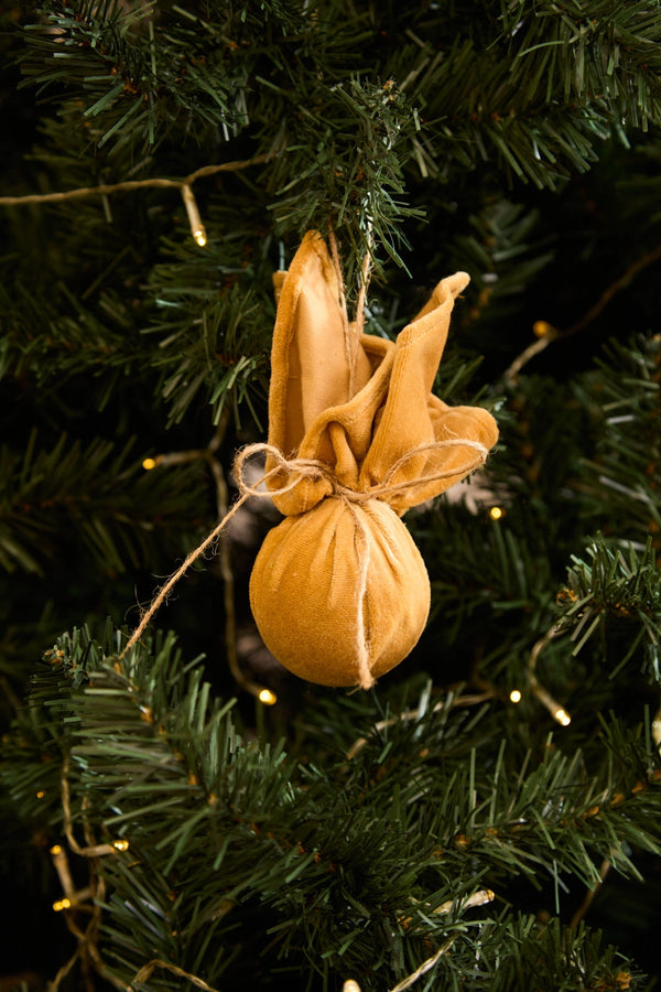 Adorno navideño de terciopelo bola mostaza Velour