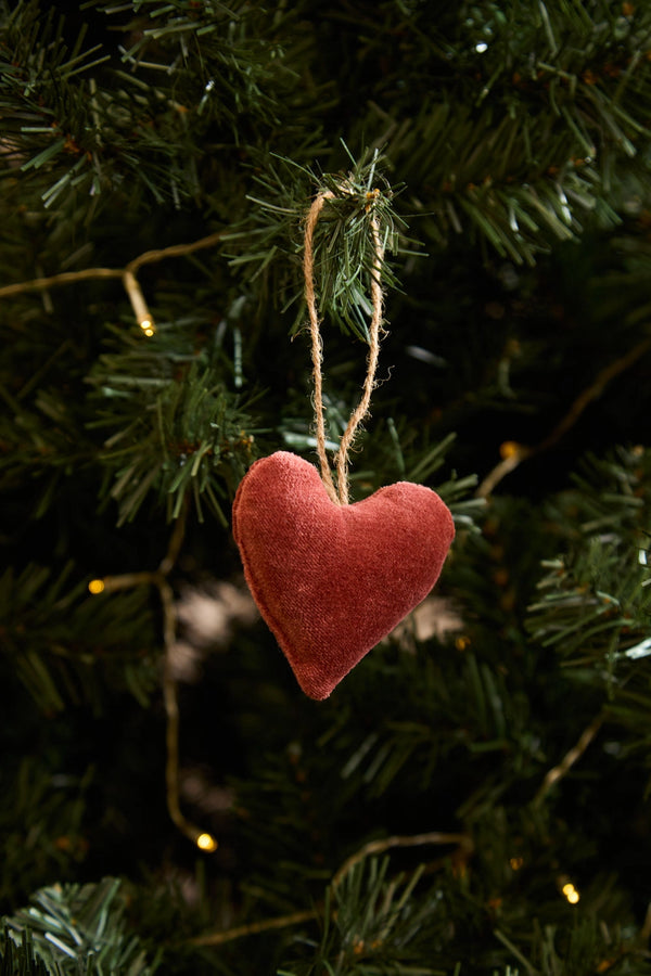 Adorno navideño de terciopelo corazón tono tierra Velour