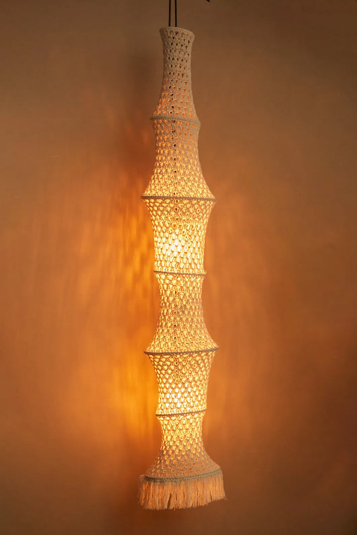 Pantalla alargada para lámpara de techo de crochet cruda Pleko-Calma House
