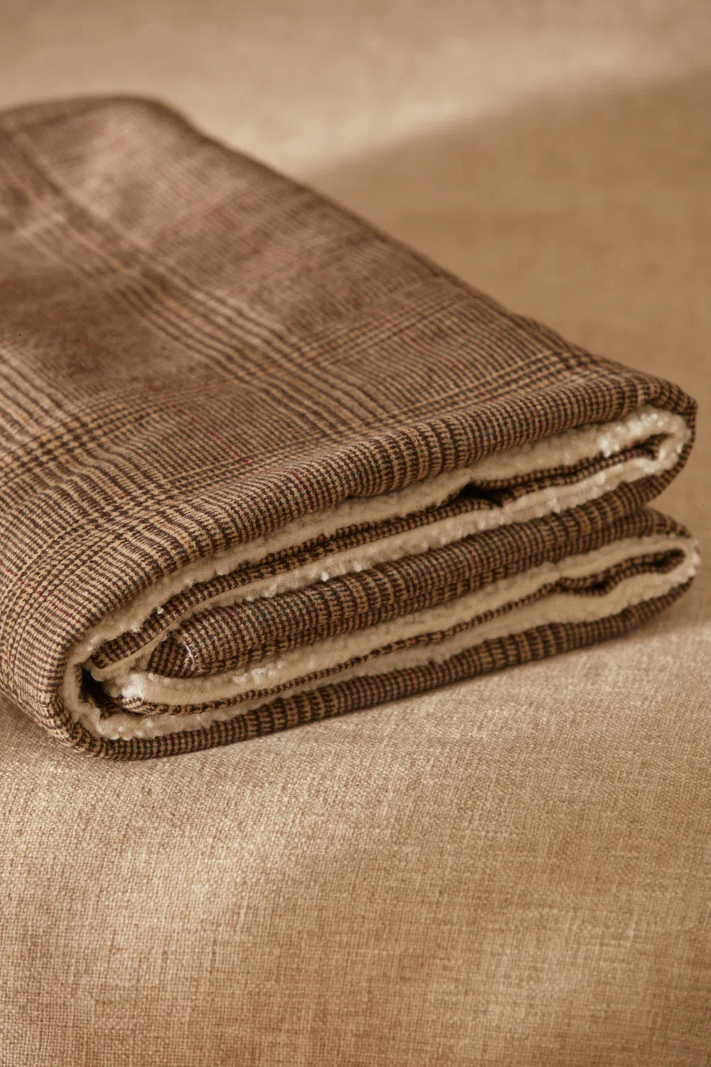 Plaid reversible Scott-Calma House