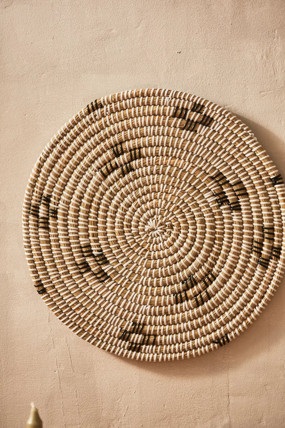 Plato decorativo de junco de mar Amiyaa-Calma House