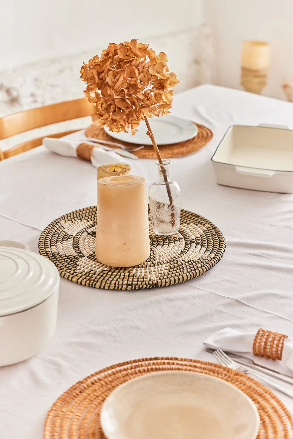 Plato decorativo de junco de mar Amiyad-Calma House