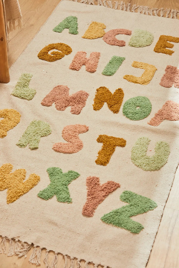 Carpet with letters in tufting Fiore