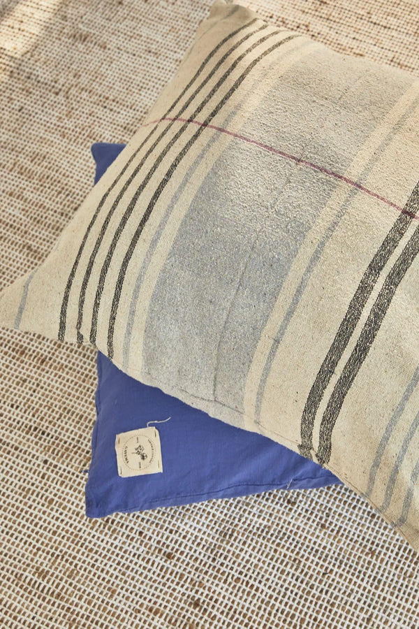 Large 80 cm cushion cover with Napoli woven stripe