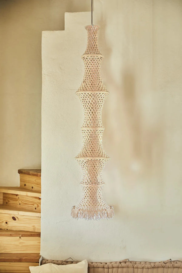Pantalla alargada para lámpara de techo de crochet cruda Pleko