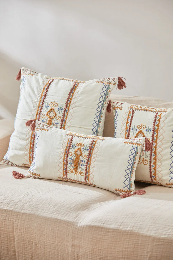 Embroidered Cushion Cover Traste