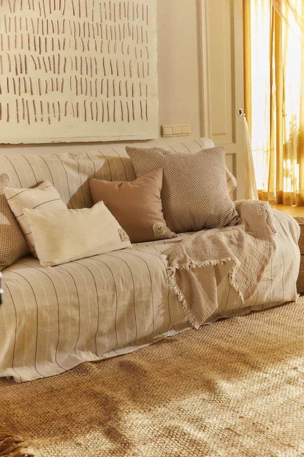 Funda de sofá con raya tejida beige Chipat
