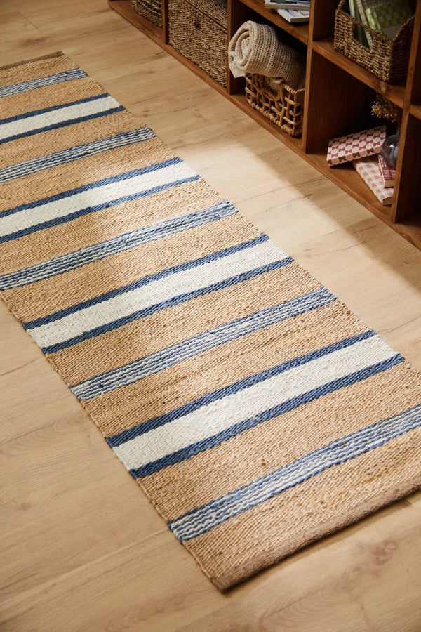 Tapis bleu Brun