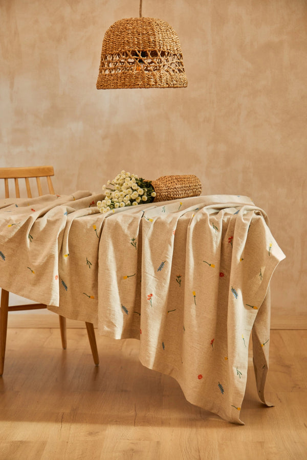 Tablecloth ecru Spring