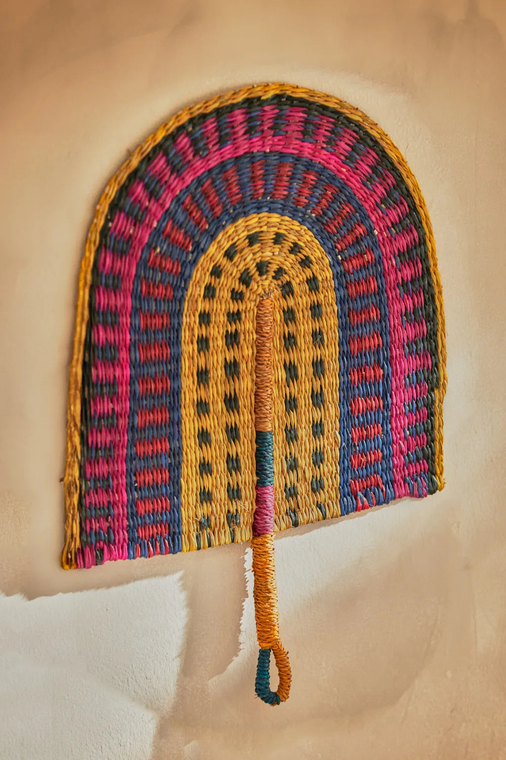 Abanico grande de junco de mar trenzado Coliseo-Calma House