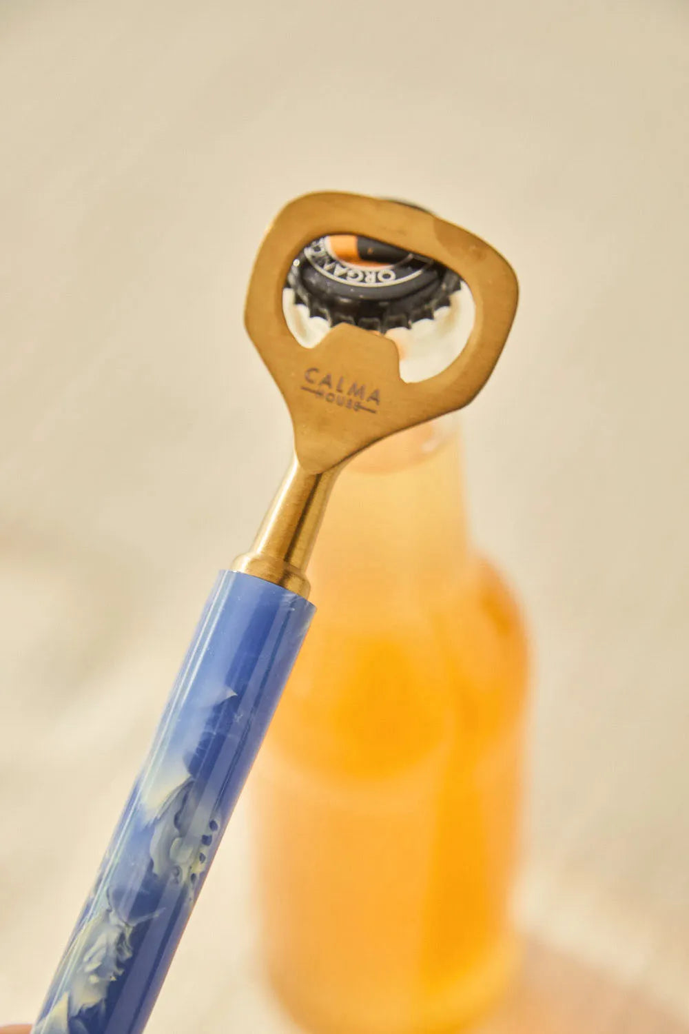 Abrebotellas azul Mango-Calma House