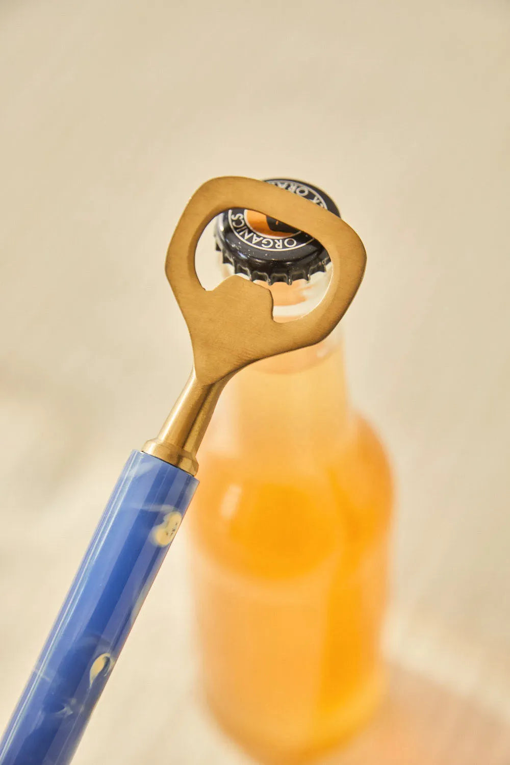 Abrebotellas azul Mango-Calma House