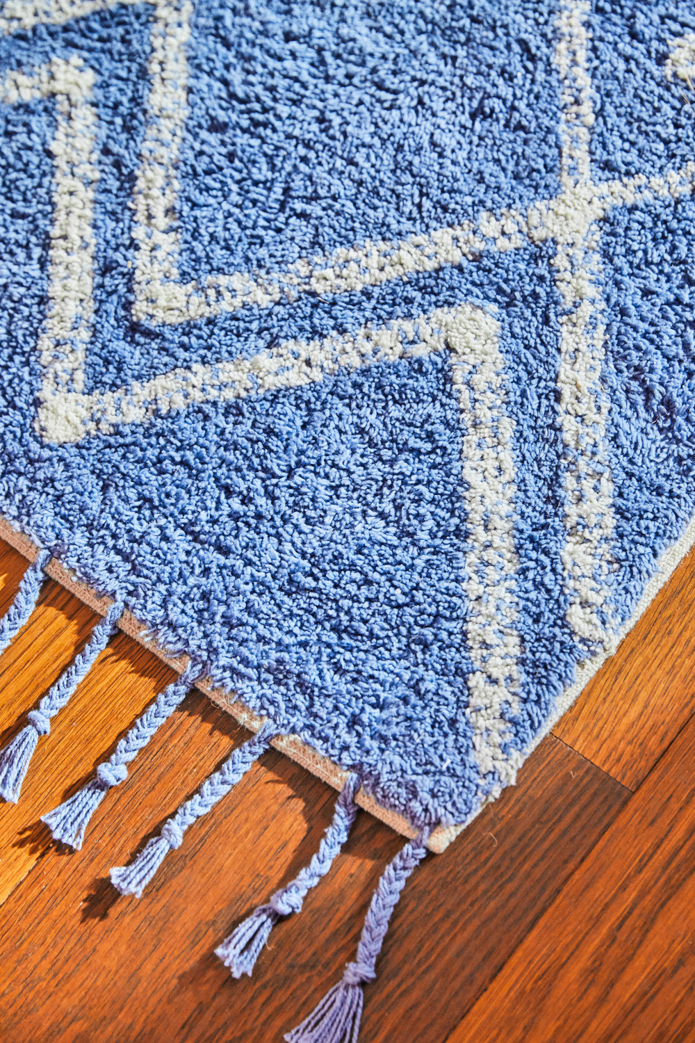 Alfombra de baño en tufting azul Fauve-Calma House