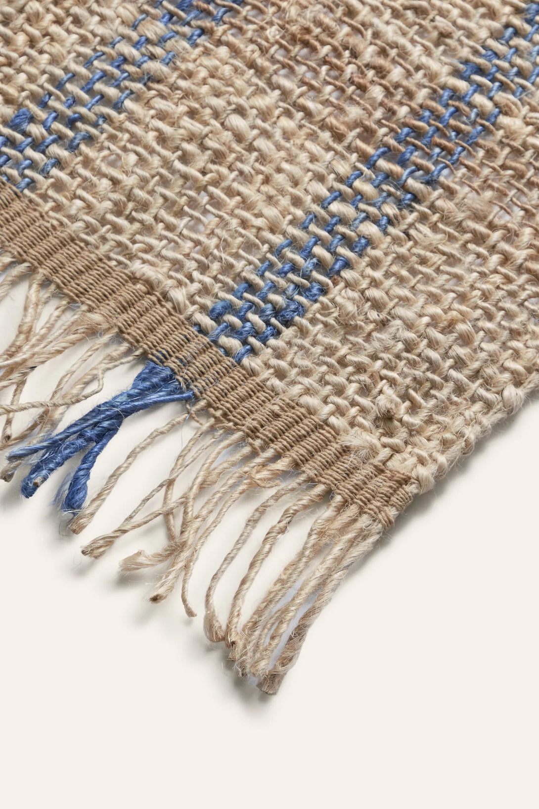 Alfombra de yute natural con yute teñido Carlo-Calma House
