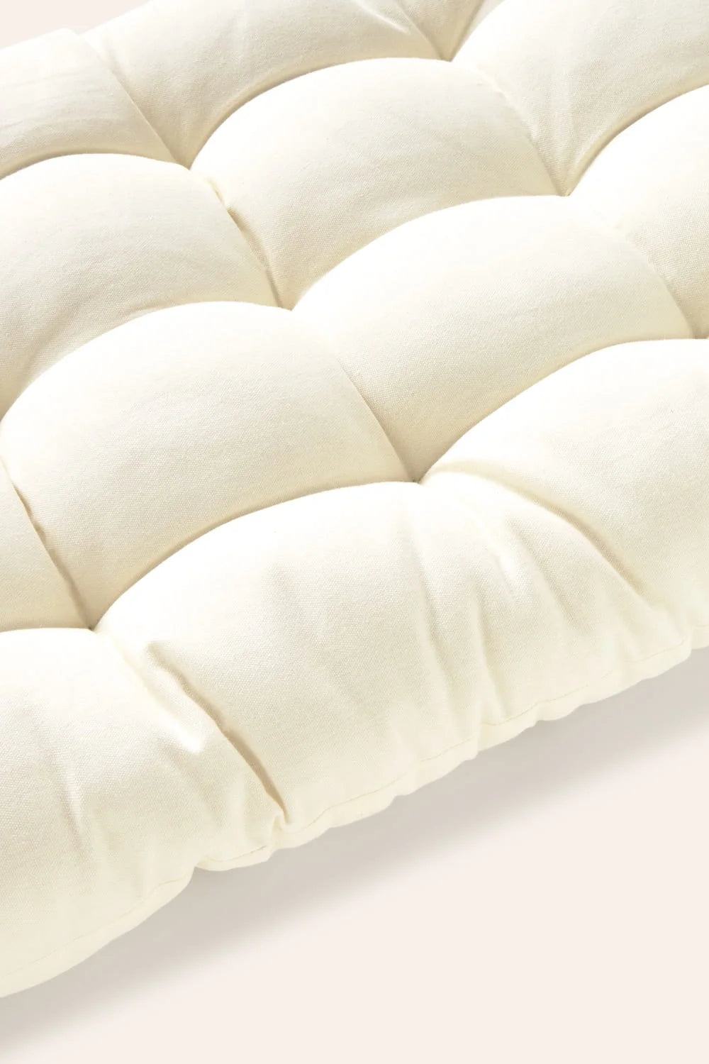 Cabecero acolchado de algodón crudo Gavema-Calma House