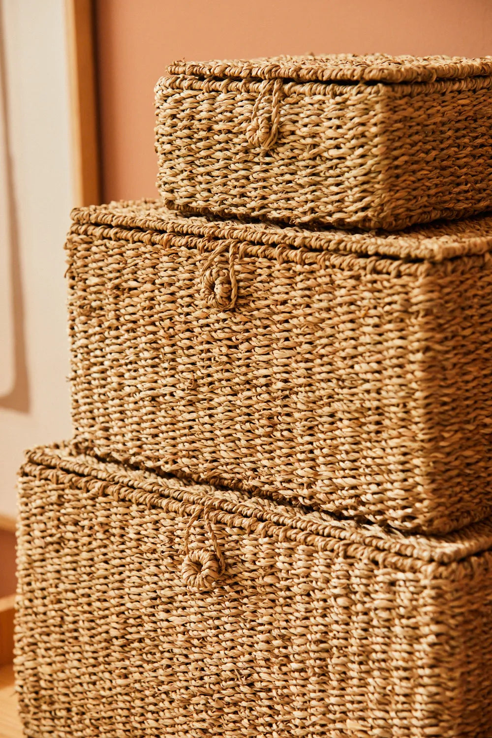 Caja artesanal de junco de mar con cierre a botón Catola-Calma House