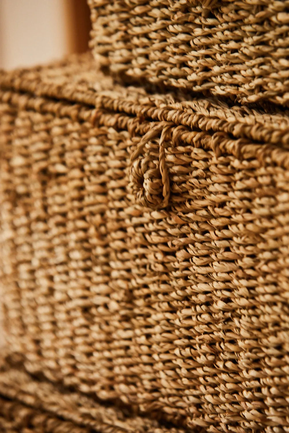 Caja artesanal de junco de mar con cierre a botón Catola-Calma House