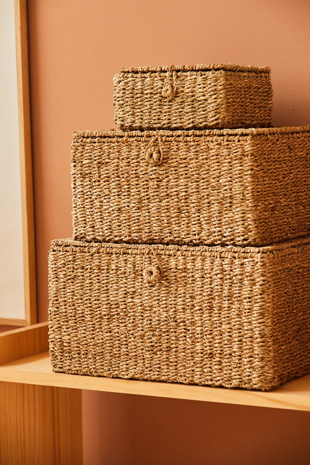 Caja artesanal de junco de mar con cierre a botón Catola-Calma House