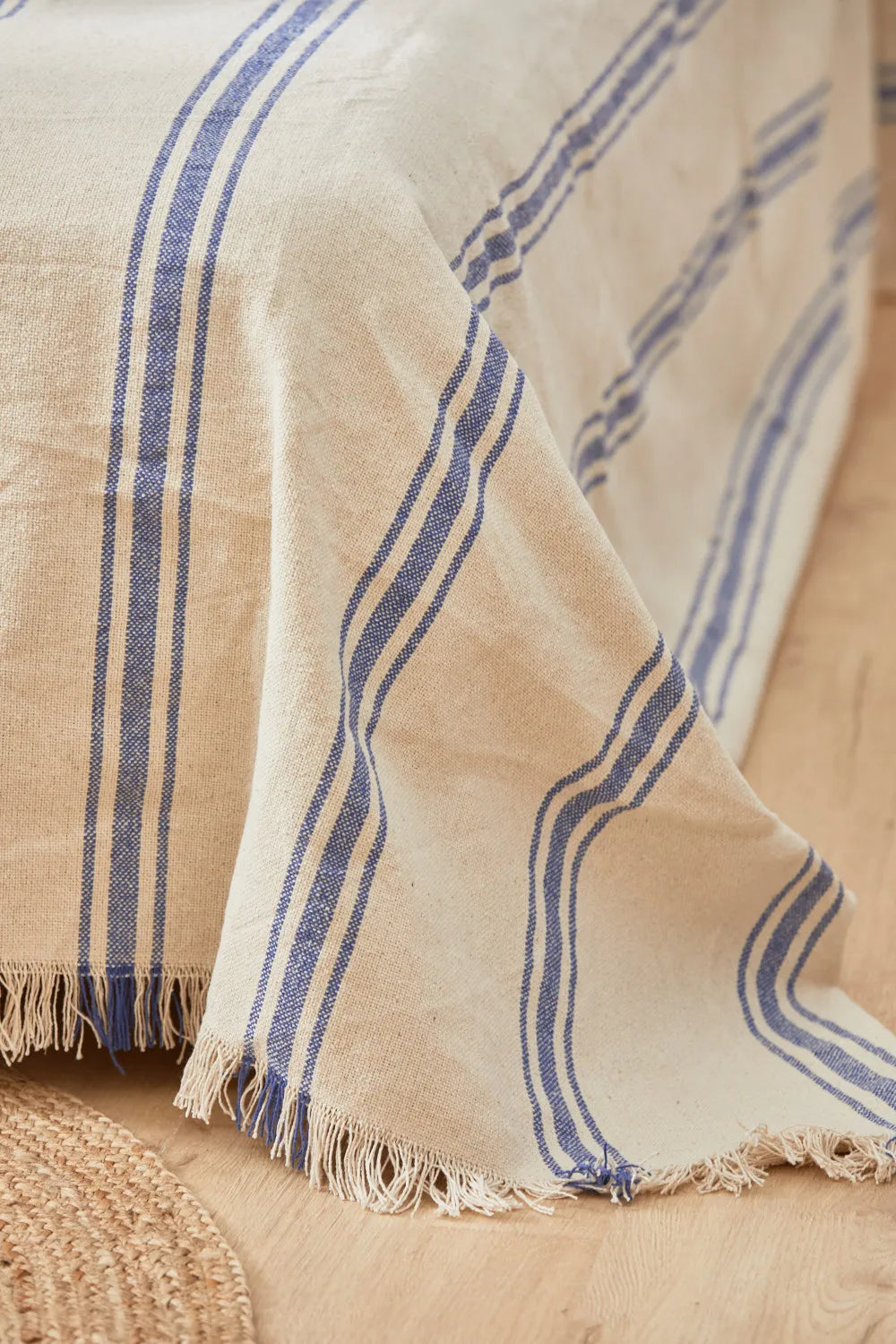 Colcha con raya tejida azul Bari-Calma House