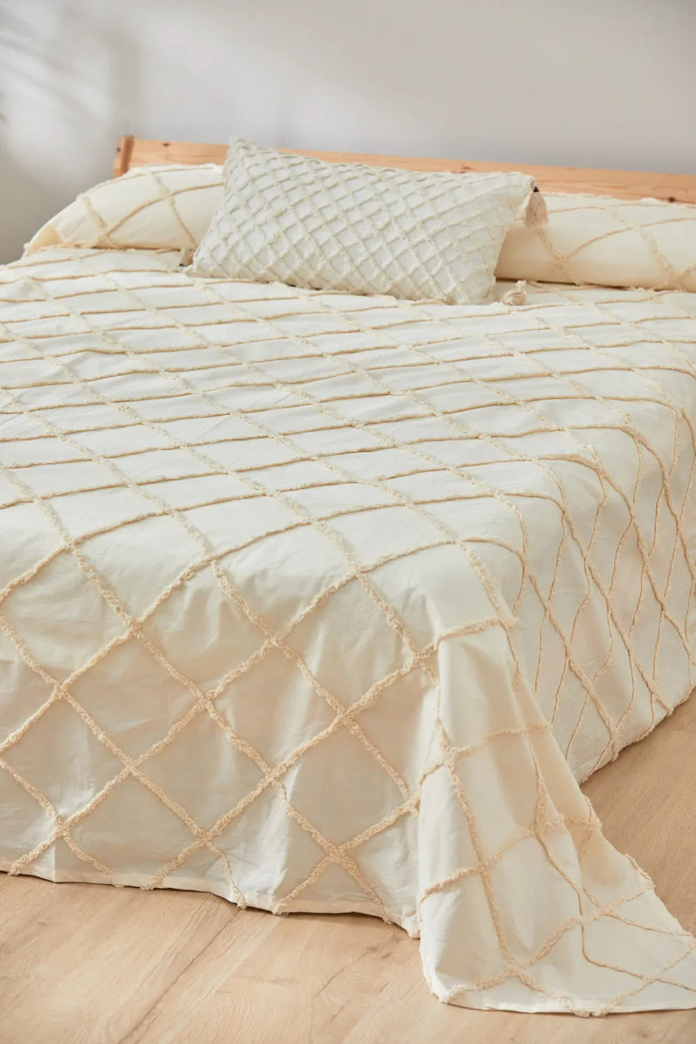 Colcha con tufting crudo Royal-Calma House