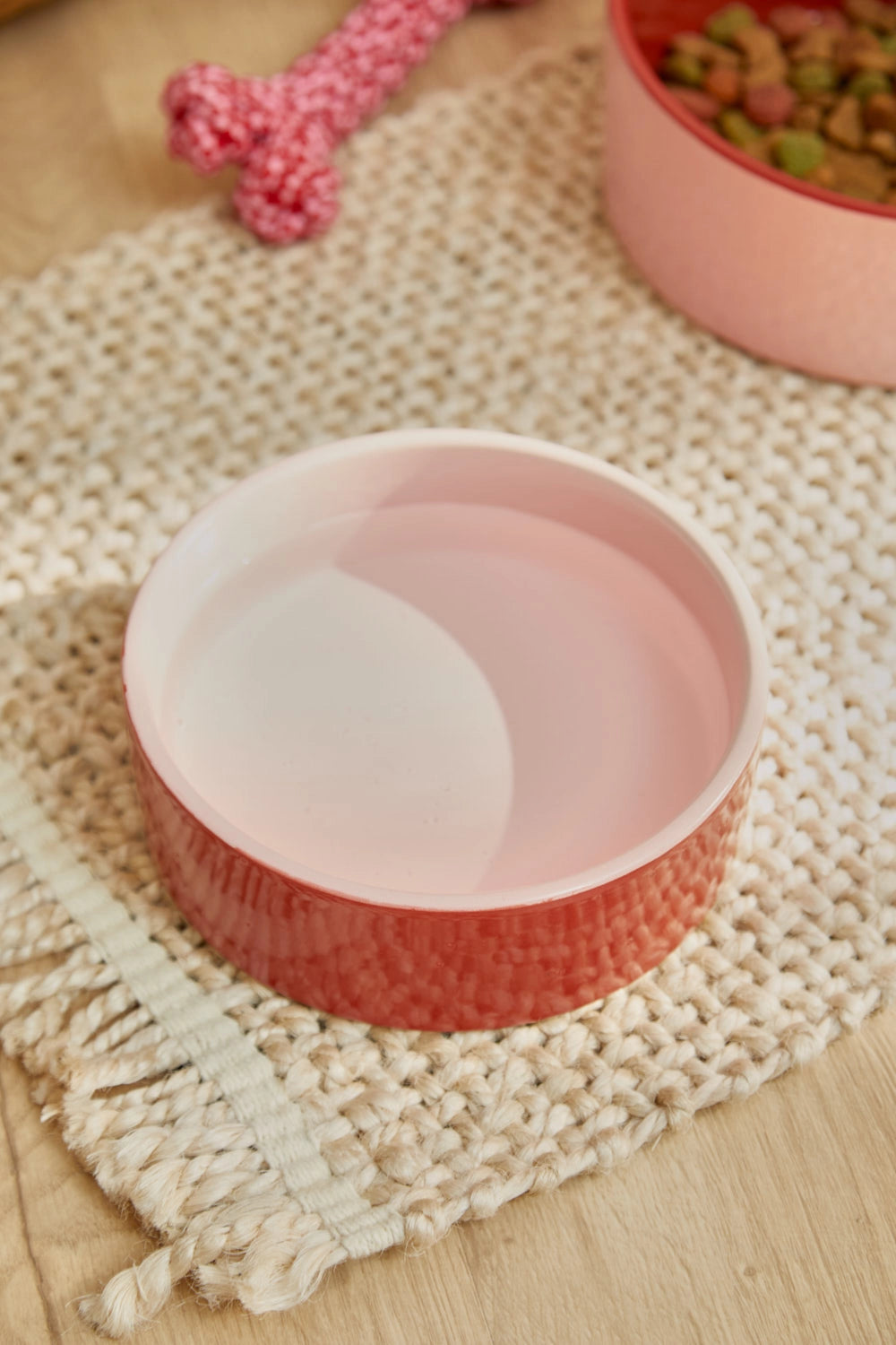 Cuenco para mascotas rosa Sasha-Calma House