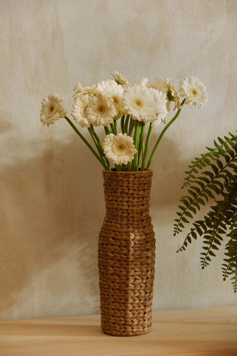 Florero de mimbre Saigon-Calma House