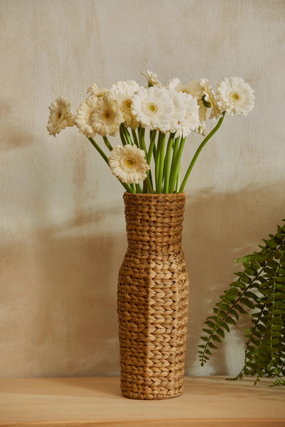 Florero de mimbre Saigon-Calma House