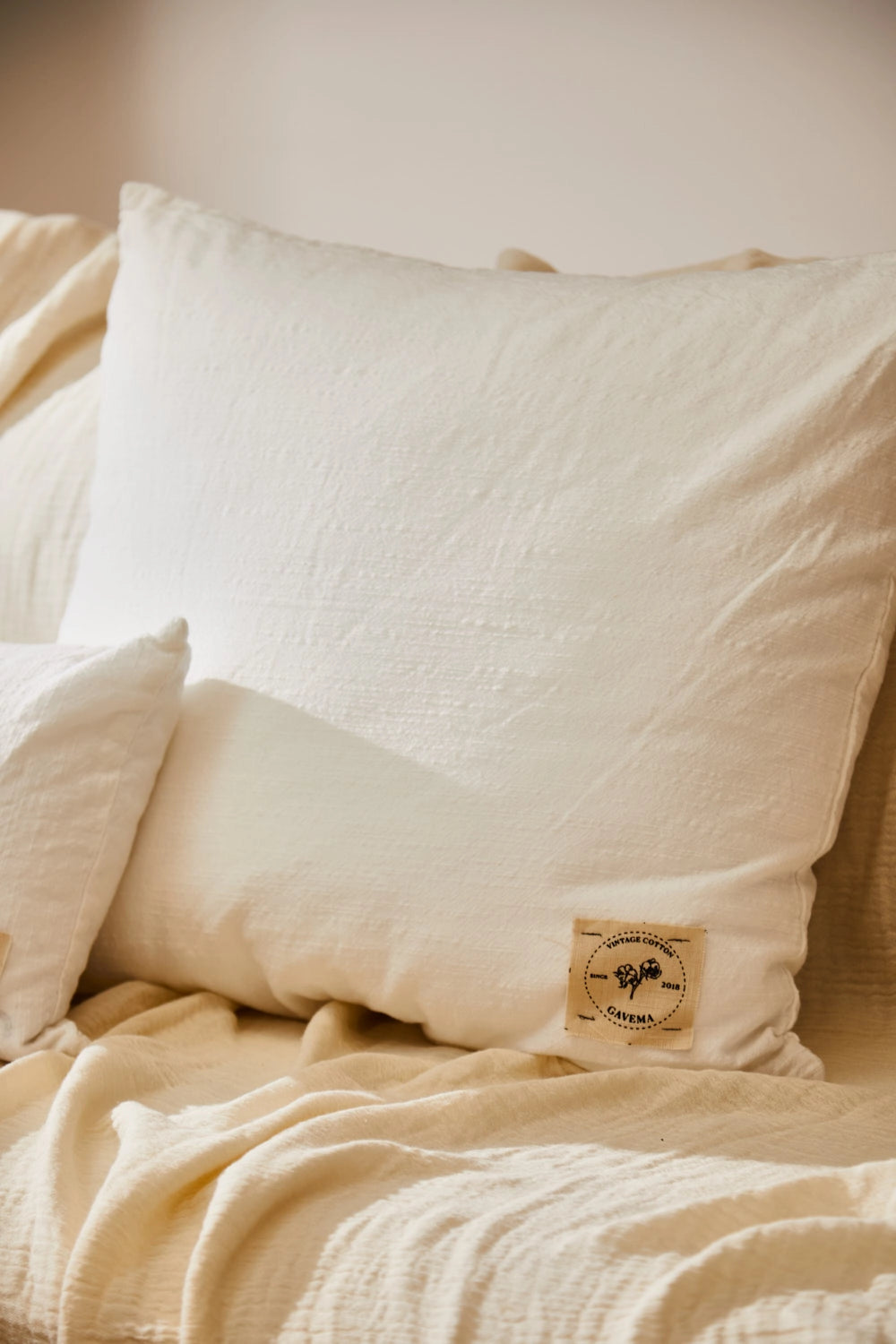 Funda de cojín blanca Gavema-Calma House