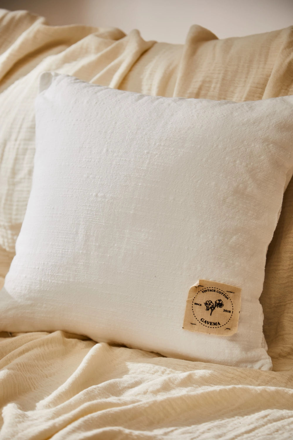 Funda de cojín blanca Gavema-Calma House