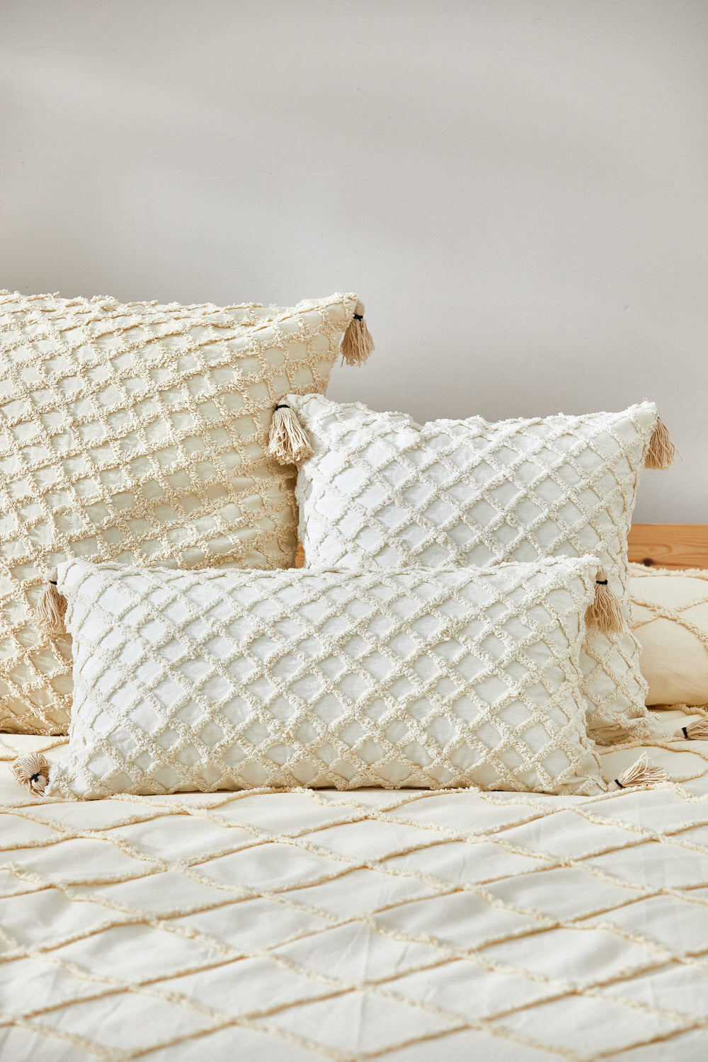 Funda de cojín con relieve de rombos crudo Royal-Calma House