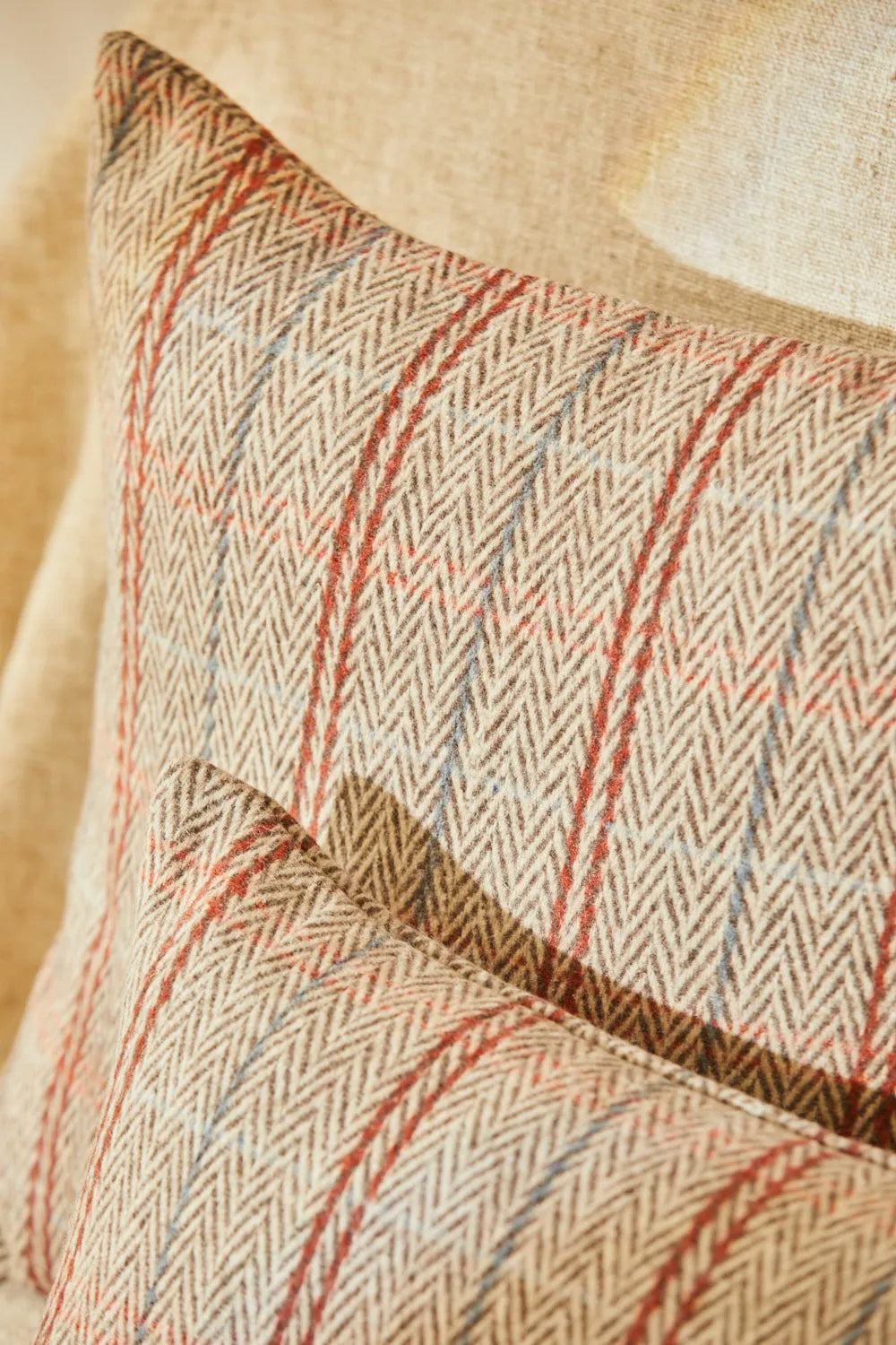 Funda de cojín de lana a rayas Montana-Calma House