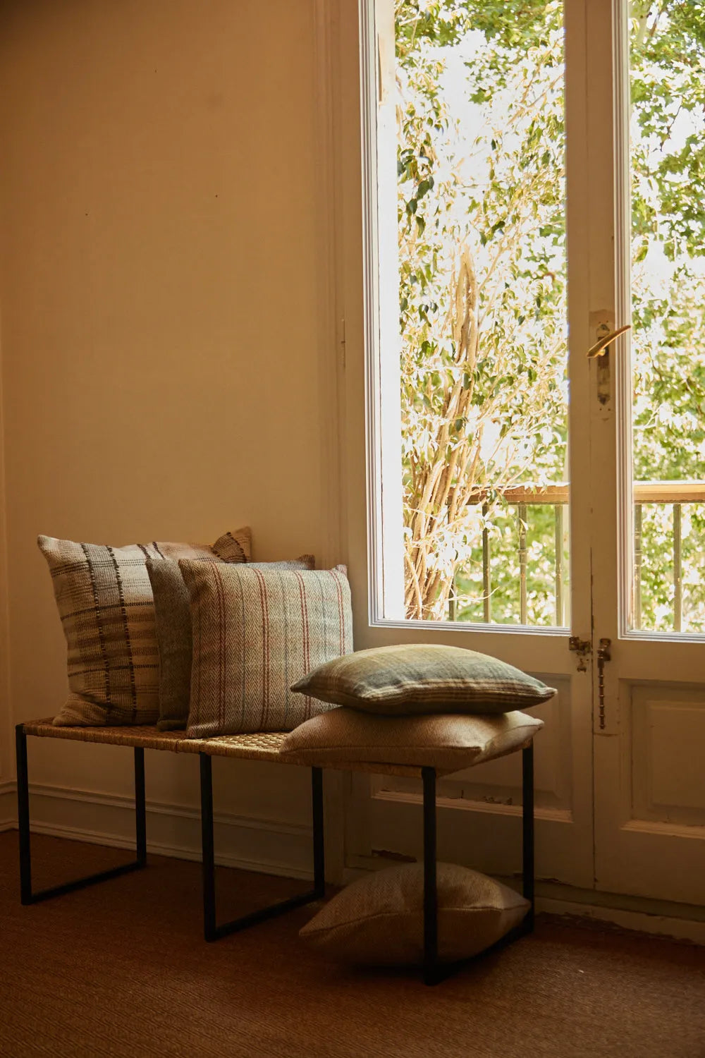 Funda de cojín de lana a rayas Montana-Calma House