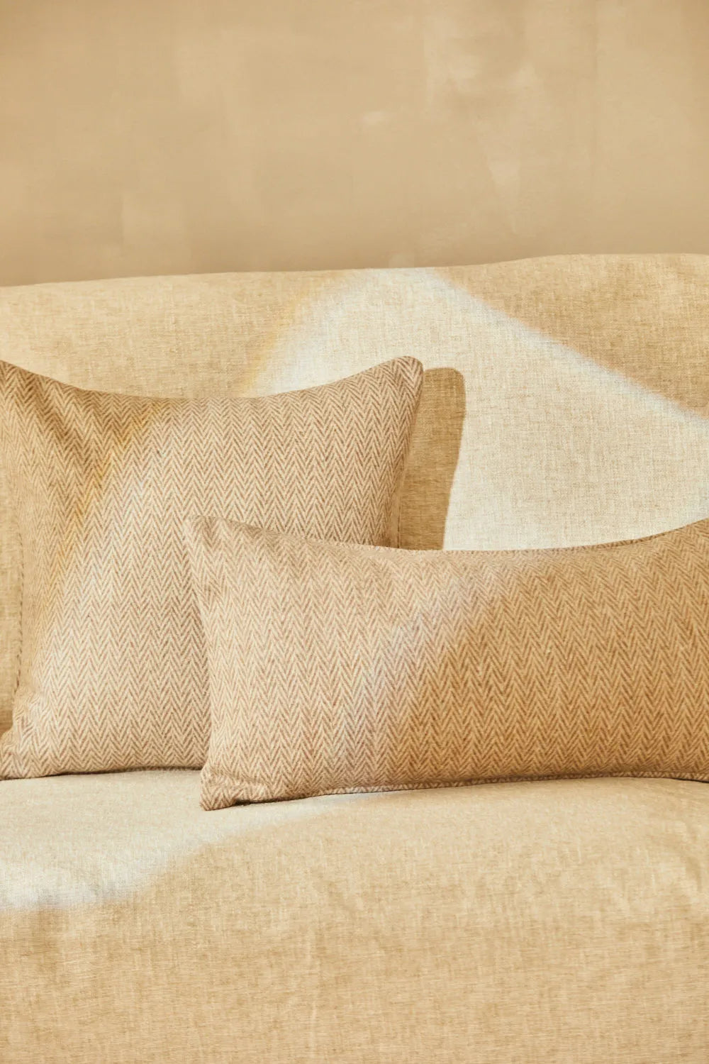 Funda de cojín de lana beige Montana-Calma House