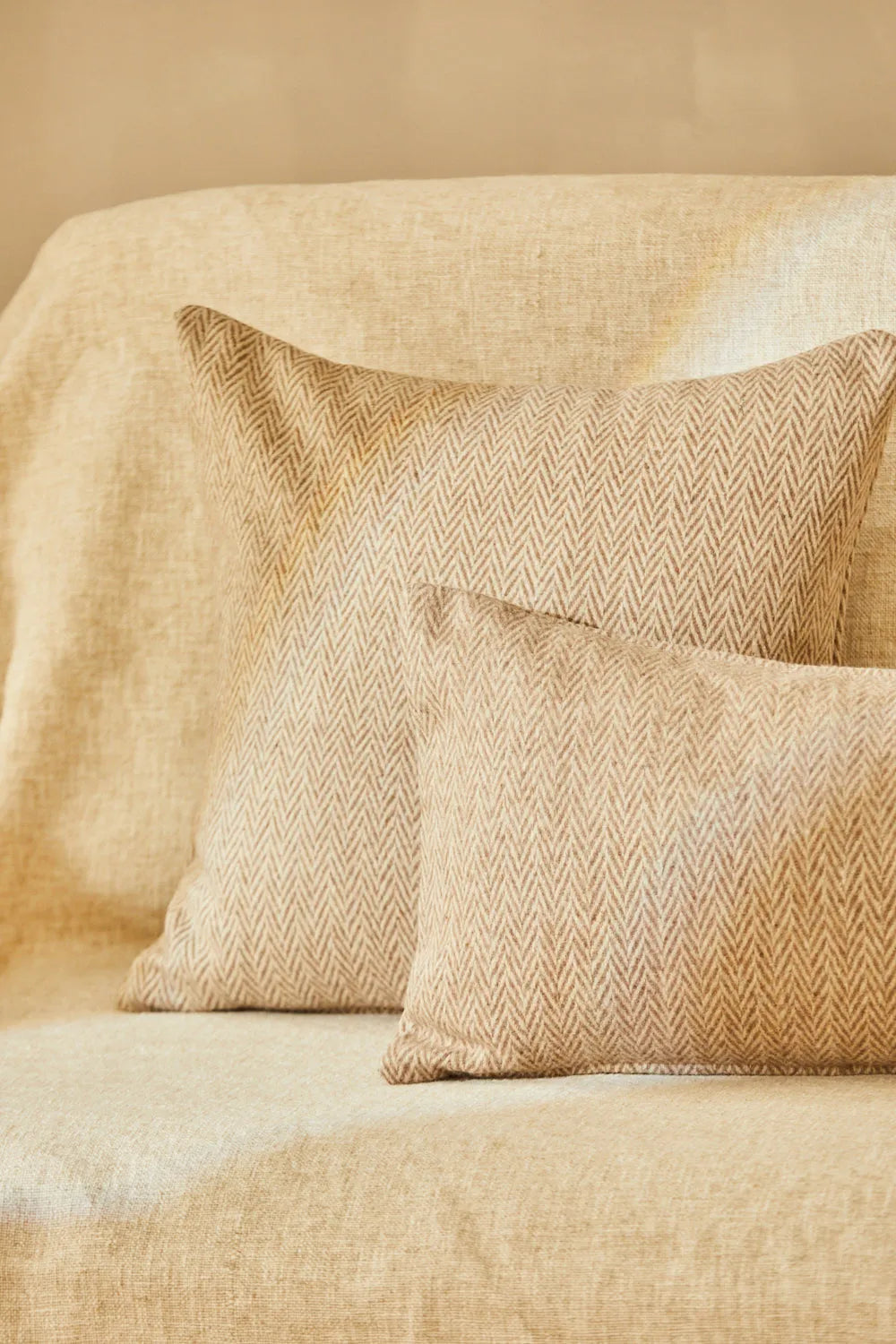 Funda de cojín de lana beige Montana-Calma House