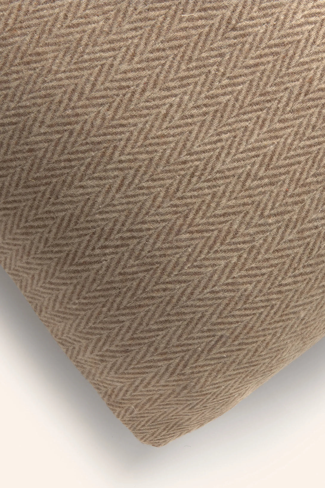 Funda de cojín de lana beige Montana-Calma House