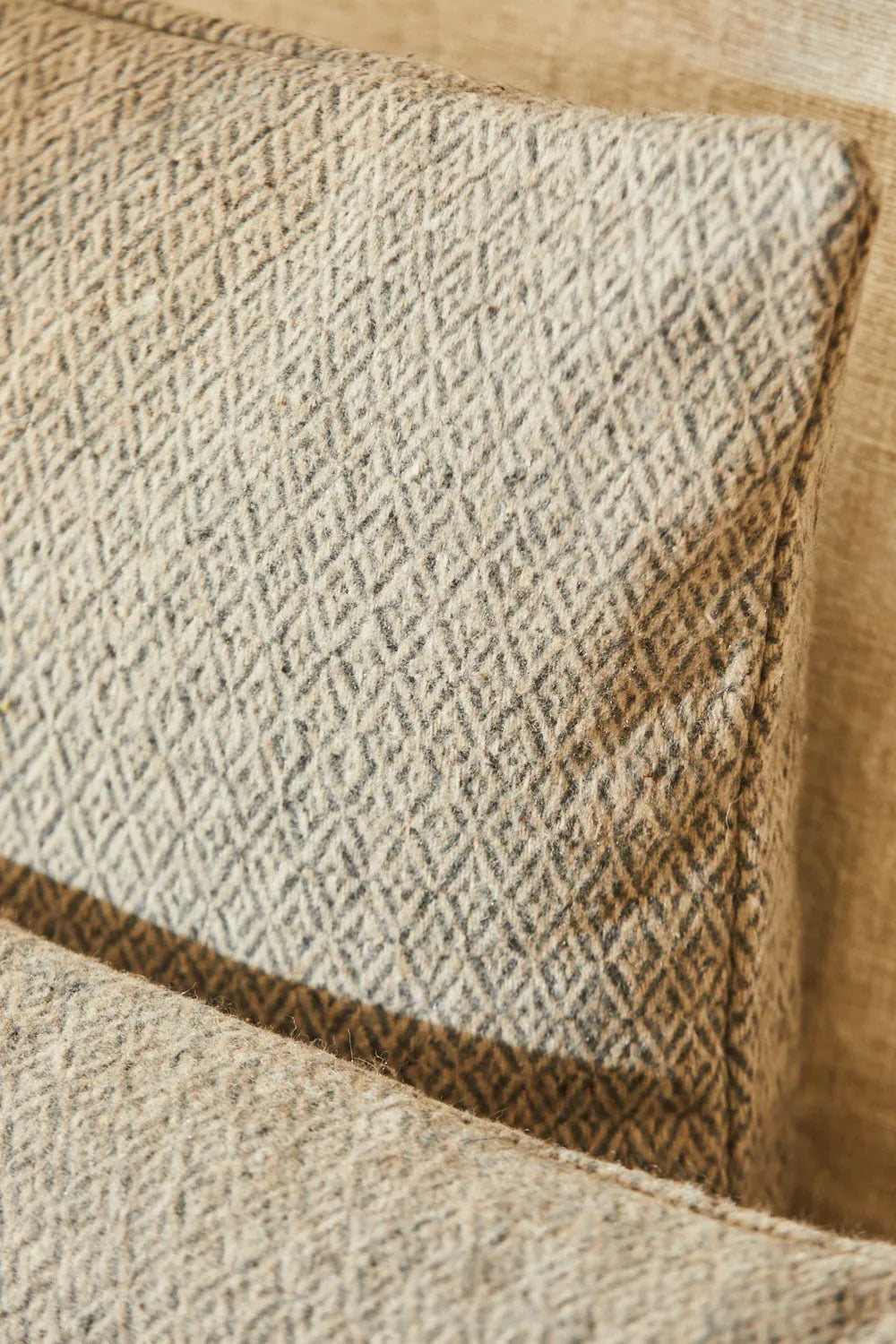 Funda de cojín de lana gris Montana-Calma House